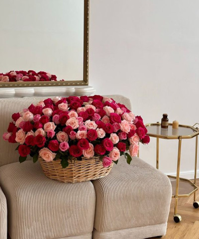 201 роза Экстра в большой плетёной корзине №6576