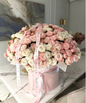 65 кустовых роз Софи и Мадам Бомбастик в шляпной коробке №6774