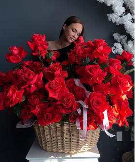 101 Французская роза в корзине "Это точно любовь!" №6557