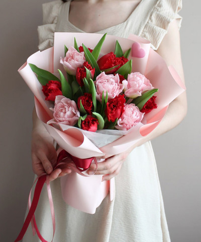15 красных и розовых тюльпанов в букете "С любовью" №5614