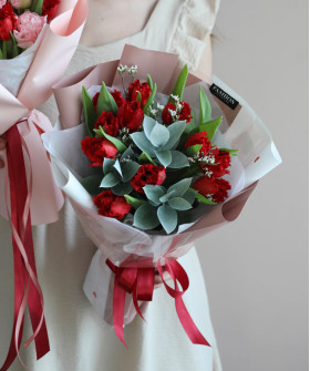 11 красных тюльпанов в букете "С нежностью!" №8904