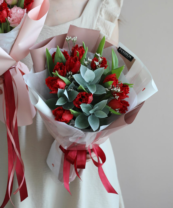 11 красных тюльпанов в букете 