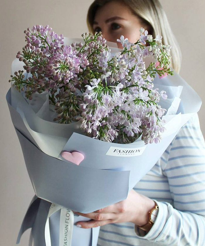 5 веток лавандовой сирени в букете 