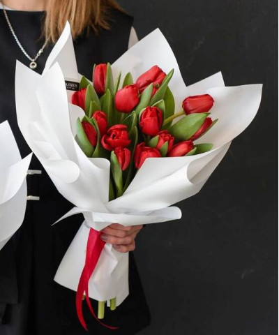 "Черри" 15 красных тюльпанов №3977