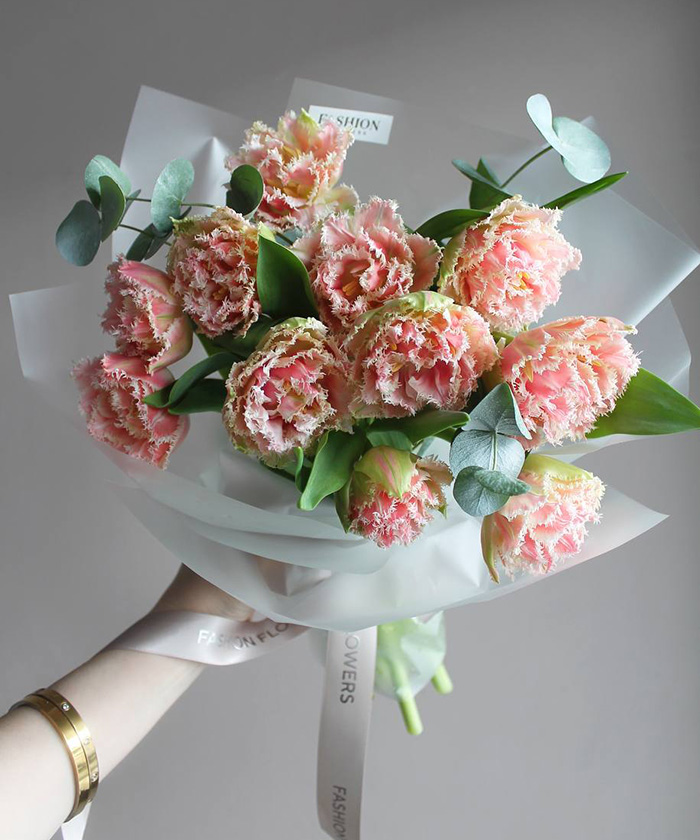 11 розовых тюльпанов Куинсленд с эвкалиптом №8821