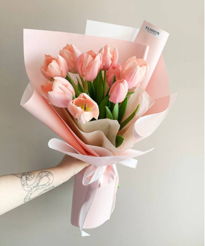 9 персиковых тюльпанов в букете "Чирс" №8821