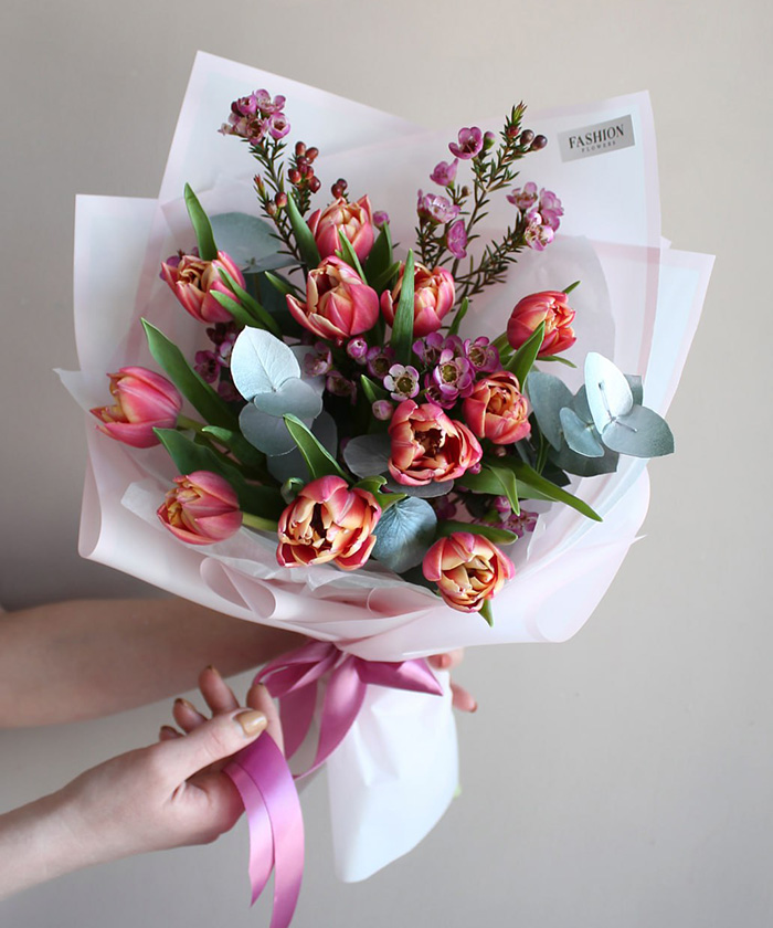 11 тюльпанов Коламбус в букете 