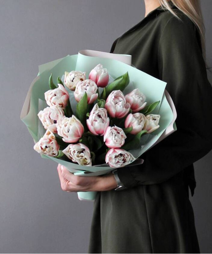 15 бело-розовых пионовидных тюльпанов Самбука №5643