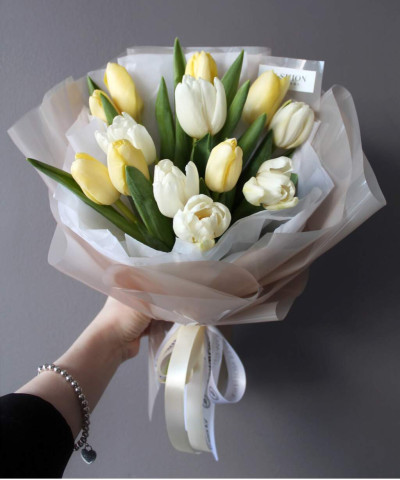 "Палм Спрингс" букет из бело-лимонных тюльпанов №30141