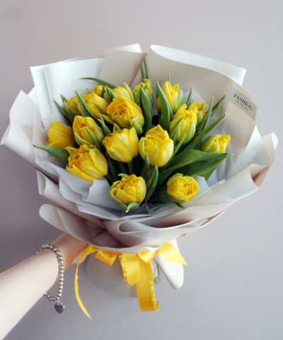 17 жёлтых тюльпанов Йеллоубридж №3240