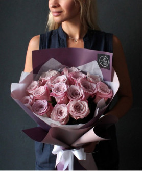 15 розовых роз Файт №3154