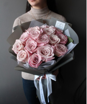 19 розовых роз Файт №2994