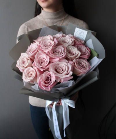 19 розовых роз Файт №2994