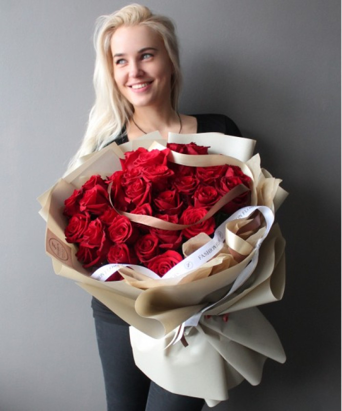 35 красных роз Эксплорер №2918