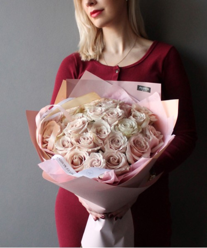 25 бежевых роз Квиксенд №2937