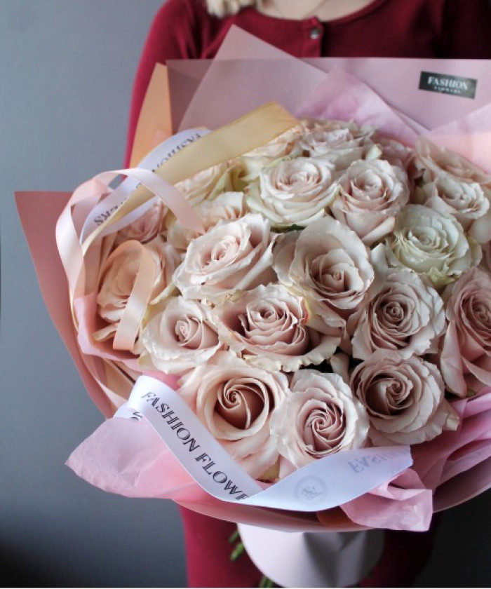 25 бежевых роз Квиксенд №2937