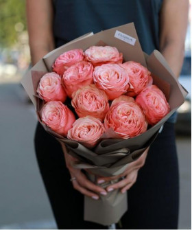 11 персиковых роз Кахала №3062