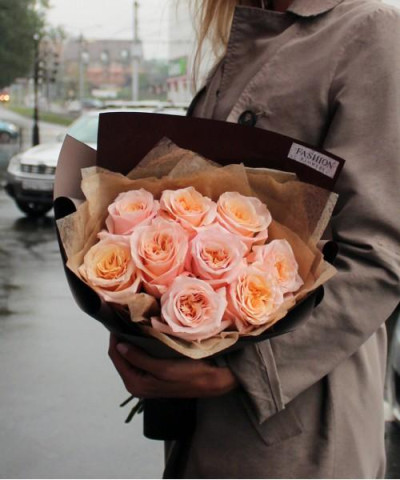 9 персиковых роз Шиммер №3045