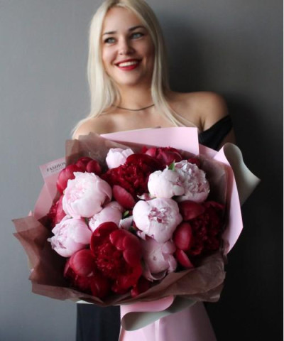 15 пионов Шарм №2567