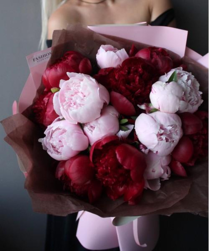 15 пионов Шарм №2567