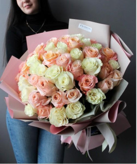 51 роза микс №3099