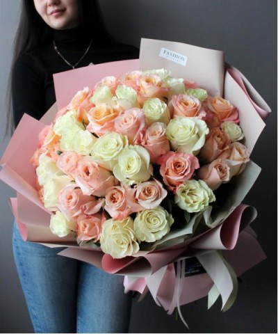 51 роза микс №3099