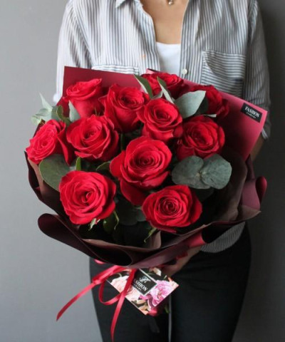 11 красных роз Эксплорер с эвкалиптом №2939