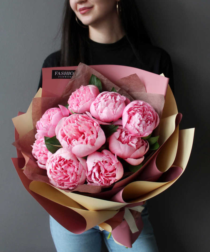 9 розовых пионов Этчед Салмон №4672