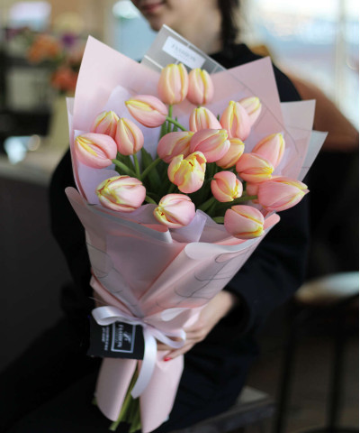 "Манго шарм" букет из 21 тюльпана №4682