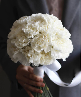Букет невесты из белых диантусов №2036