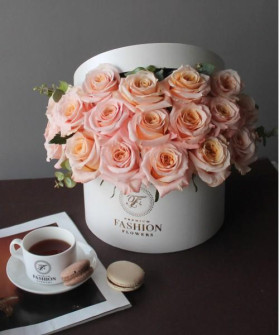 Моно из роз Шиммер в коробке №3008