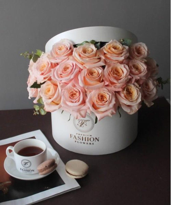 Моно из роз Шиммер в коробке №3008