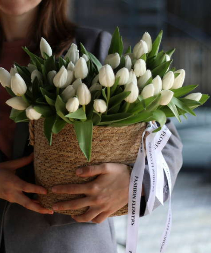 Тюльпаны белые, в ассортименте, поштучно