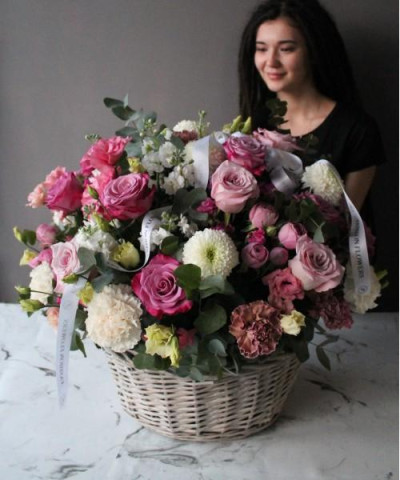 Корзина с цветами "Адриенн" №50208