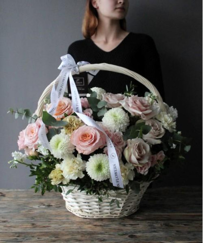 Корзина с цветами "Аделайн" №50211