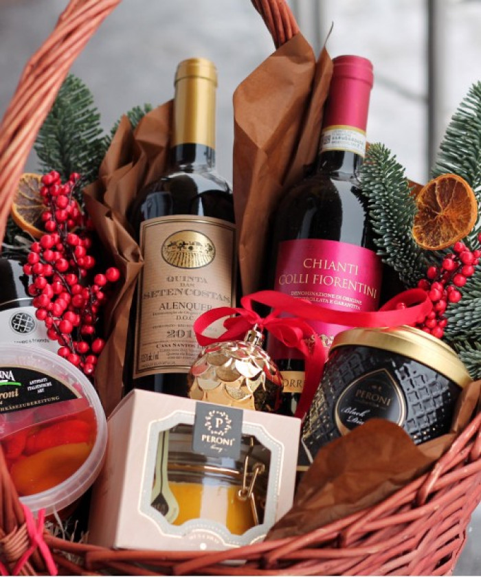 Корзина с декором и вином №50114