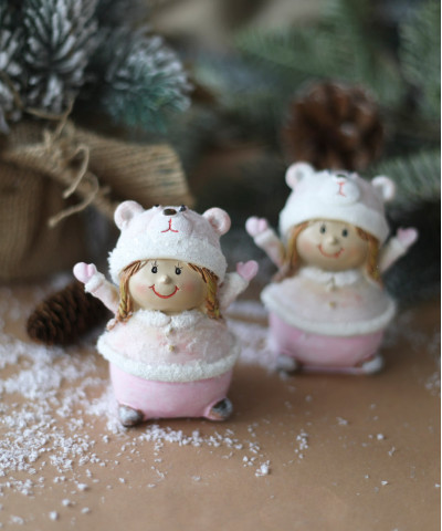 Статуэтка "Девочка в розовой шапке", 9 см