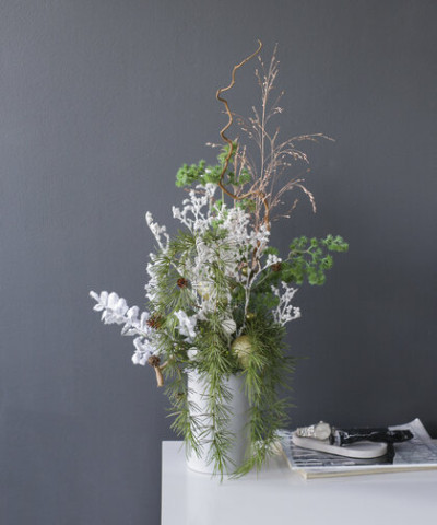 Интерьерная композиция из имитации "Зимний лес"