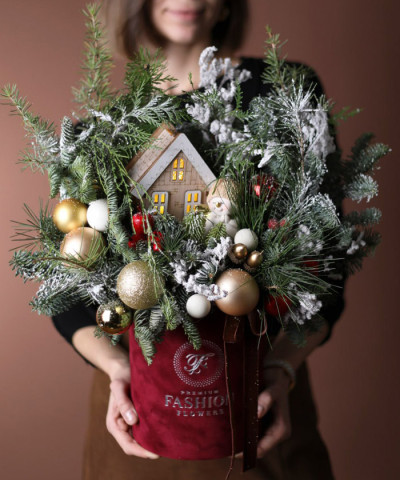 "Дом в снежном лесу" новогодняя композиция с подсветкой №2327