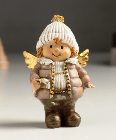 Фигурка Малыш-ангелочек в шапке 