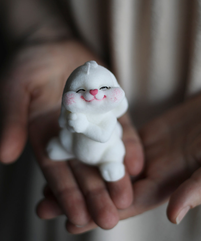 Зайчик милый, свеча h7.5см