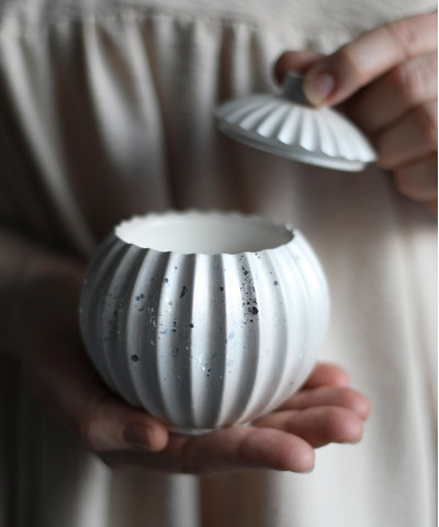 Жемчужная интерьерная свеча