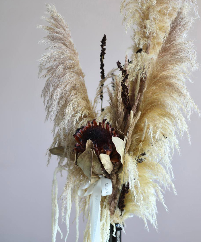 Сухоцветы и интерьерная ваза бутыль №3097