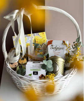 Подарочная корзина со сладостями "Сладкой весны!" №5625