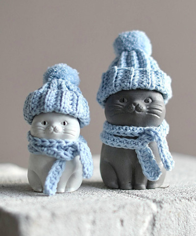 Пара котиков в шапках, сувениры