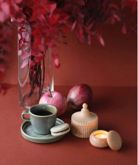 Шкатулка и подсвечник 